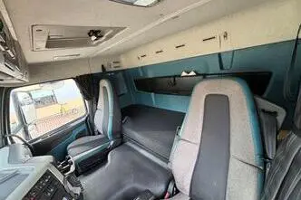 Volvo FM 330, 250 kW, diesel, automatic