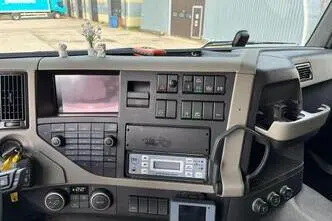 Volvo FM 330, 250 kW, diesel, automatic