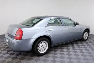 Chrysler 300C, 2.7, 142 kW, bensiin, automaat, tagavedu