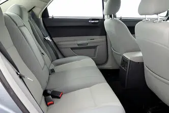 Chrysler 300C, 2.7, 142 kW, bensiin, automaat, tagavedu