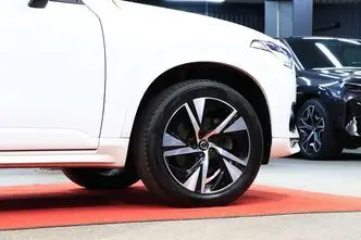 Volvo XC90, 2.0, 173 kW, гибрид, автомат, полный привод