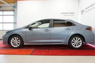 Toyota Corolla, 1.5, 92 kW, бензин, механическая, передний привод