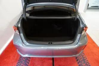 Toyota Corolla, 1.5, 92 kW, бензин, механическая, передний привод
