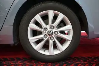 Toyota Corolla, 1.5, 92 kW, бензин, механическая, передний привод