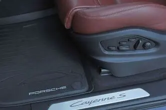 Porsche Cayenne, 3.0, 260 kW, pistikhübriid, automaat, nelikvedu