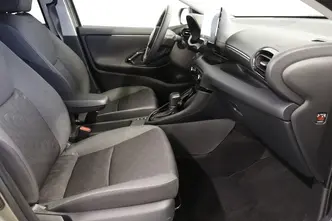 Toyota Yaris, 1.5, 68 kW, гибрид, автомат, передний привод