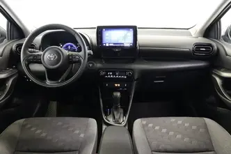 Toyota Yaris, 1.5, 68 kW, гибрид, автомат, передний привод