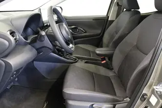 Toyota Yaris, 1.5, 68 kW, гибрид, автомат, передний привод