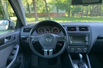Volkswagen Jetta, 1.4, 90 kW, bensiin, automaat, esivedu