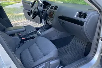 Volkswagen Jetta, 1.4, 90 kW, bensiin, automaat, esivedu