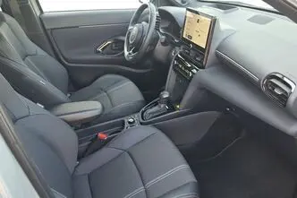 Toyota Yaris Cross, 1.5, 68 kW, гибрид, автомат, полный привод