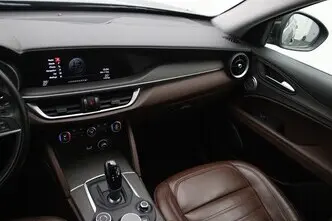 Alfa Romeo Stelvio, 2.2, 118 kW, diisel, automaat, tagavedu