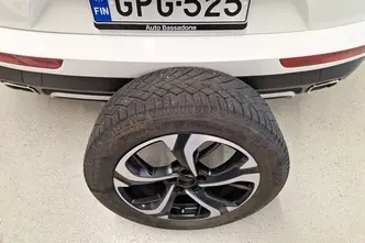 DS 7 Crossback, 1.6, 221 kW, бензин, автомат, полный привод