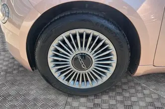 Fiat 500e, 87 kW, elekter, automaat, esivedu