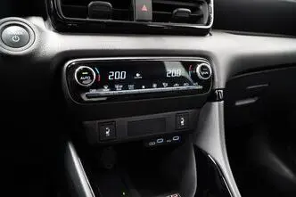 Toyota Yaris, 1.5, 68 kW, бензин, автомат, передний привод