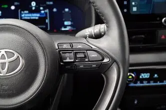 Toyota Yaris, 1.5, 68 kW, бензин, автомат, передний привод
