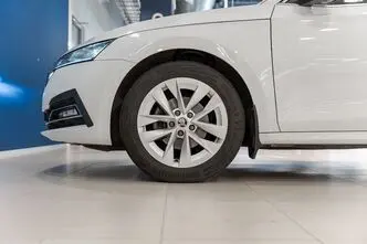 Škoda Octavia, 1.5, 96 kW, hybrid, automatic, front-wheel drive
