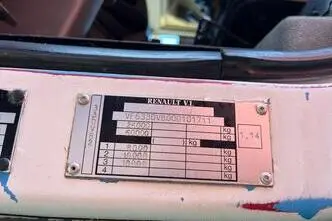 Renault 420 DCI 6x4, 313 kW, дизель, механическая