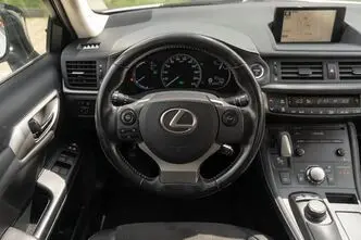 Lexus CT 200h, 1.8, 73 kW, hybrid, automatic, front-wheel drive