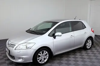 Toyota Auris, 1.6, 131 kW, bensiin, automaat, esivedu