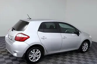 Toyota Auris, 1.6, 131 kW, bensiin, automaat, esivedu