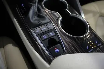 Toyota Camry, 2.5, 131 kW, hübriid, automaat, esivedu