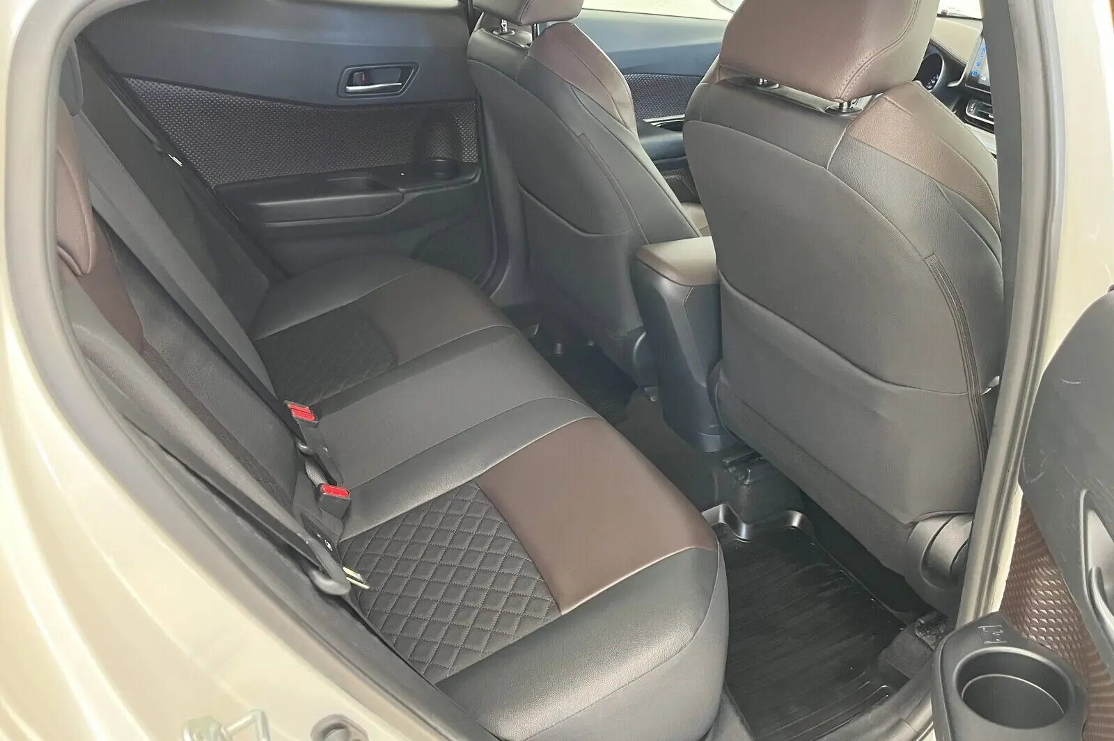 Toyota C-HR, 1.2, 85 kW, bensiin, automaat, esivedu