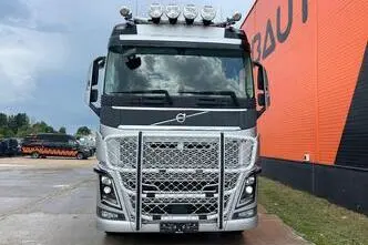 Volvo FH 750 6x4, 551 kW, diisel, automaat