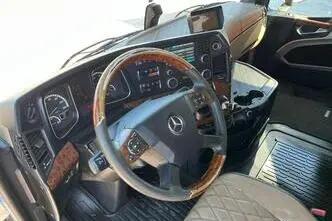 Mercedes-Benz Actros, 375 kW, diisel, automaat
