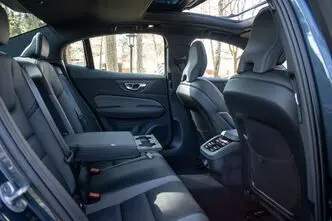Volvo S60, 2.0, 184 kW, гибрид, автомат, полный привод