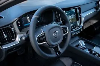 Volvo S60, 2.0, 184 kW, гибрид, автомат, полный привод