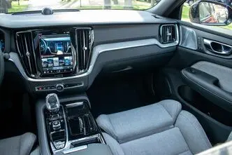 Volvo S60, 2.0, 335 kW, подключаемый гибрид, автомат, полный привод