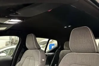 Volvo XC40, 170 kW, elekter, automaat, esivedu
