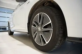 Škoda Fabia, 1.0, 81 kW, bensiin, automaat, esivedu