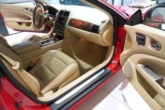 Jaguar XKR, 4.2, 306 kW, bensiin, automaat, tagavedu