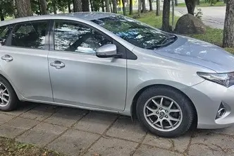 Toyota Auris, 1.4, 66 kW, diesel, manual, front-wheel drive