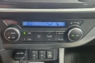 Toyota Auris, 1.4, 66 kW, diesel, manual, front-wheel drive