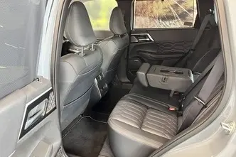 Mitsubishi Outlander, 2.4, 100 kW, pistikhübriid, automaat, nelikvedu