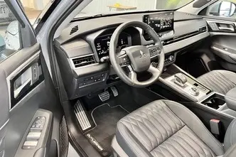 Mitsubishi Outlander, 2.4, 100 kW, pistikhübriid, automaat, nelikvedu