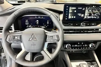 Mitsubishi Outlander, 2.4, 100 kW, pistikhübriid, automaat, nelikvedu
