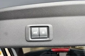Mitsubishi Outlander, 2.4, 100 kW, pistikhübriid, automaat, nelikvedu