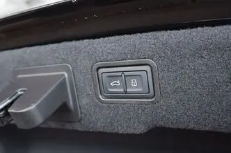 Audi A8, 3.0, 210 kW, дизель, автомат, полный привод