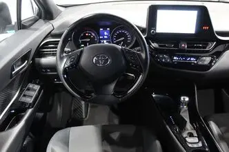 Toyota C-HR, 1.8, 72 kW, hybrid, automatic, front-wheel drive