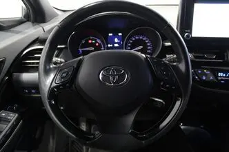 Toyota C-HR, 1.8, 72 kW, hybrid, automatic, front-wheel drive