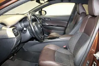 Toyota C-HR, 1.8, 72 kW, hybrid, automatic, front-wheel drive