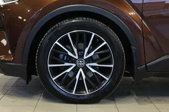 Toyota C-HR, 1.8, 72 kW, hybrid, automatic, front-wheel drive