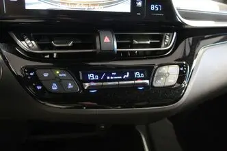 Toyota C-HR, 1.8, 72 kW, hybrid, automatic, front-wheel drive