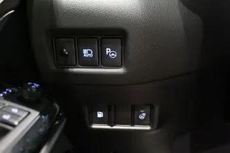 Toyota C-HR, 1.8, 72 kW, hybrid, automatic, front-wheel drive