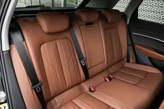 Audi e-tron, 230 kW, электричество, автомат, полный привод