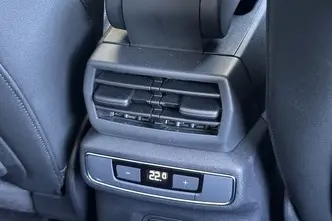 Audi Q4, 210 kW, электричество, автомат, полный привод